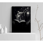 Klok nattuggla med bok - Svartvit poster
