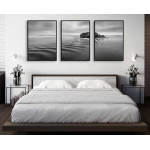 Lugnt hav med små svallvågor - Svartvitt poster set i tre delar