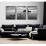 Lugnt hav med små svallvågor - Svartvitt poster set i tre delar