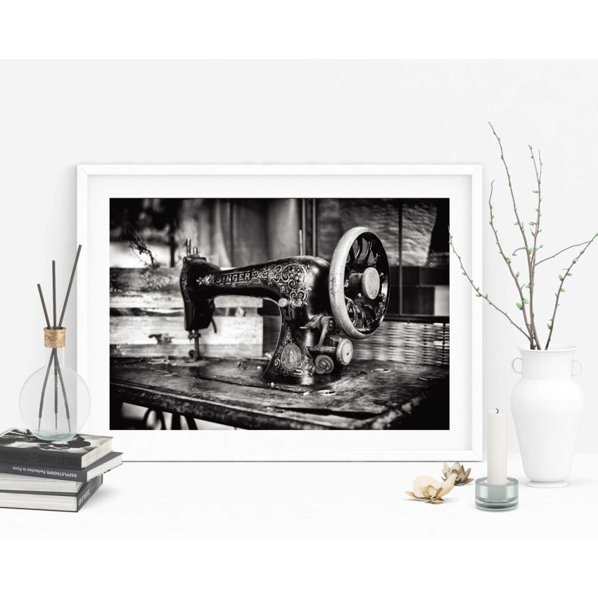 Retro sewing machine - Black and white poster