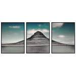 Berg med turkos himmel - Svartvit poster i tre delar