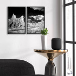 Bergstoppar och moln - Svartvit poster i två delar