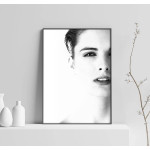 Kvinna Porträtt - Svartvit & Enkel Fashion Poster