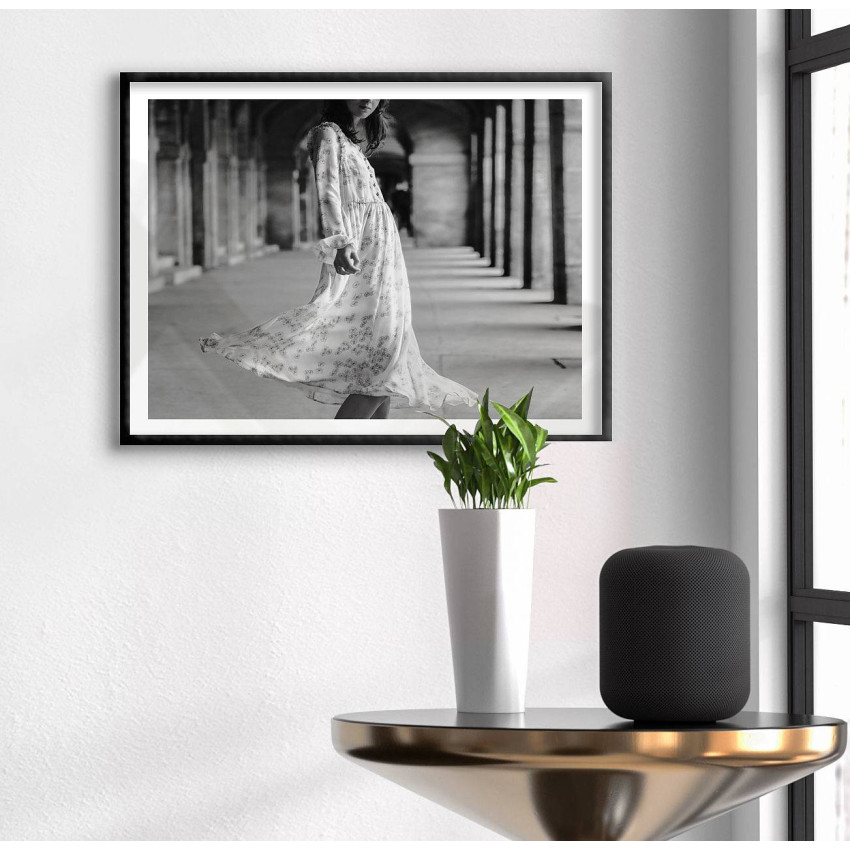 Woman in dress - Black and white poster