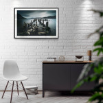 Tavla med mörk natur & trasig brygga