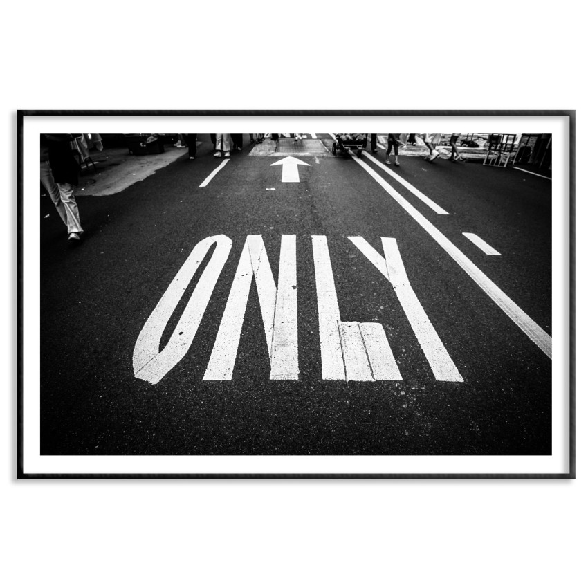 Only v&auml;g 50x70 cm poster i svartvitt