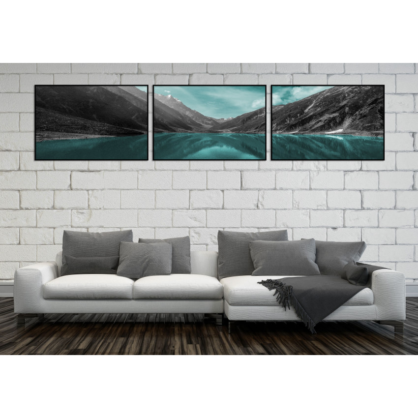 Svartvit tavla med färg i tre delar - Sjö & natur