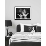 H&auml;nder svartvit 50x70 cm poster